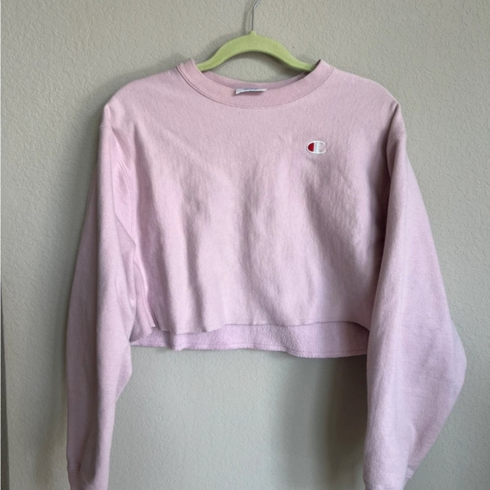 Champion cropped pink crewneck - size M